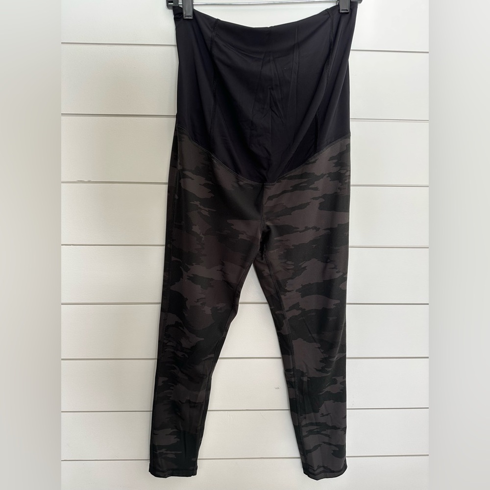 Maternity workout pants